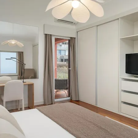 Venusta By An Island Willa *