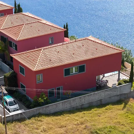 Venusta By An Island Willa