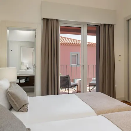 Villa Venusta By An Island *