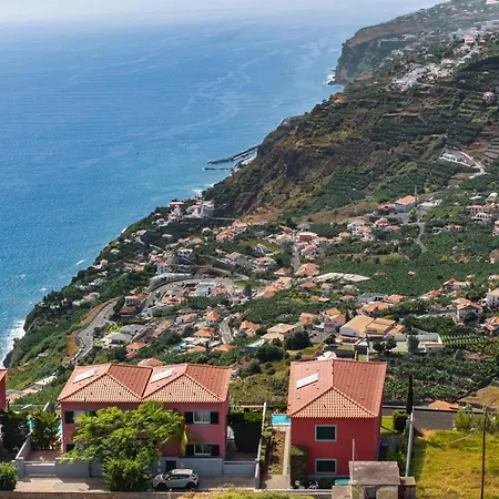 Villa Venusta By An Island