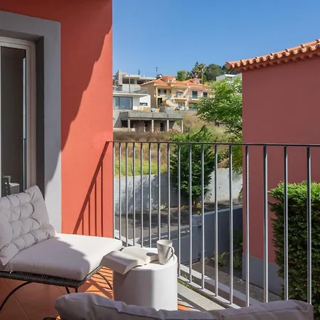 Villa Venusta By An Island *