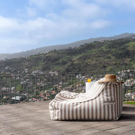 Venusta By An Island