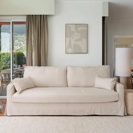 Venusta By An Island Villa