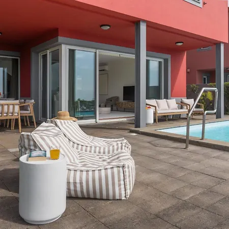 Villa Vila Venusta By An Island Apart