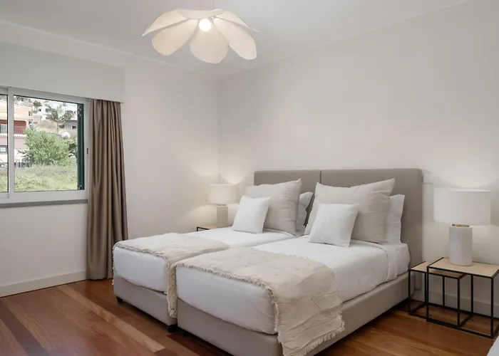 Venusta By An Island * Calheta (Madeira)