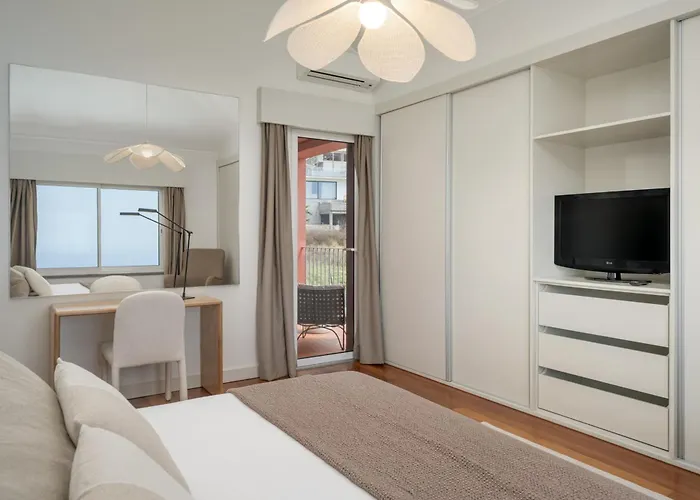 Venusta By An Island Vila *