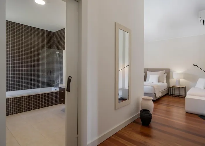 Venusta By An Island Vila *