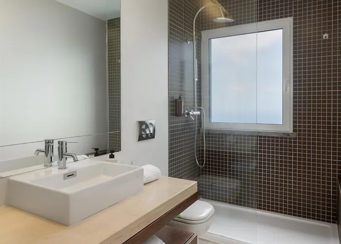 Vila Venusta By An Island *