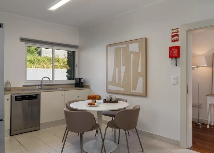 Venusta By An Island