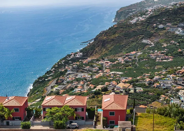 Vila Venusta By An Island