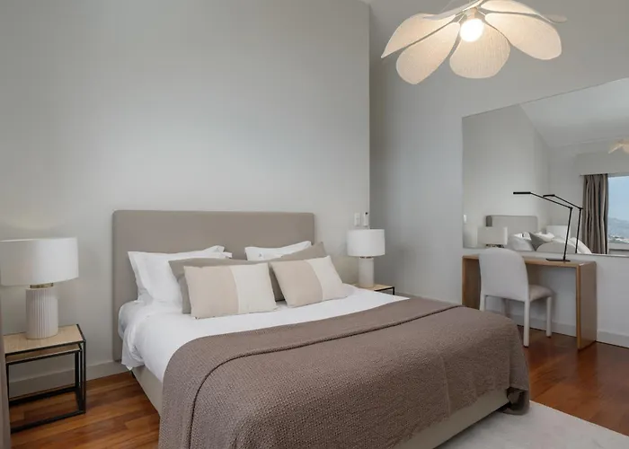 Venusta By An Island Vila *