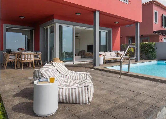 Vila Venusta By An Island