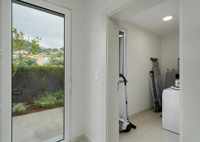 Vila Venusta By An Island